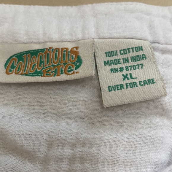 Collections ETC. Womens XL White Texture Knit Button Front. So Cute. - Picture 10 of 12